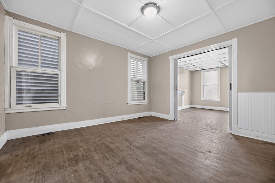 Building Photo - 362 9th St