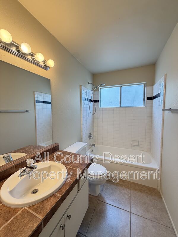 Building Photo - 550 El Cielo Rd