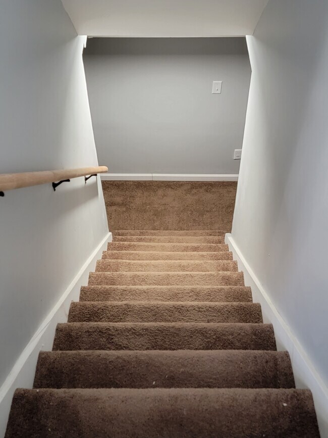 Building Photo - 5814 46th Ave S