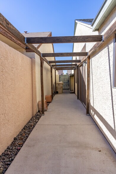 Building Photo - 6036 W Mescal St