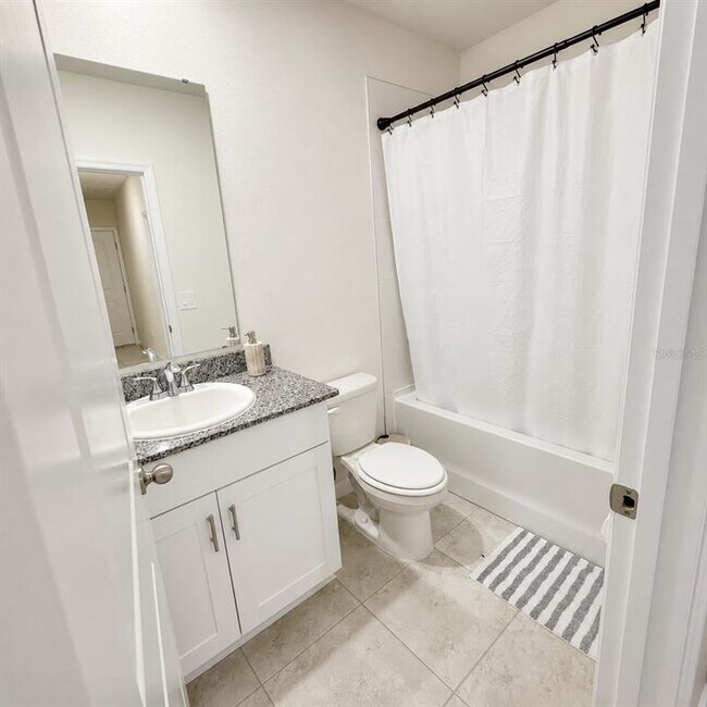 Building Photo - 5514 Clove Row