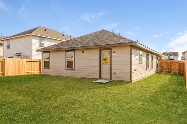 Building Photo - 11150 N Lake Mist Ln