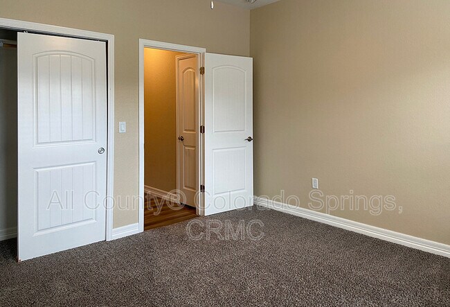 Building Photo - 758 Thimbleberry Hts
