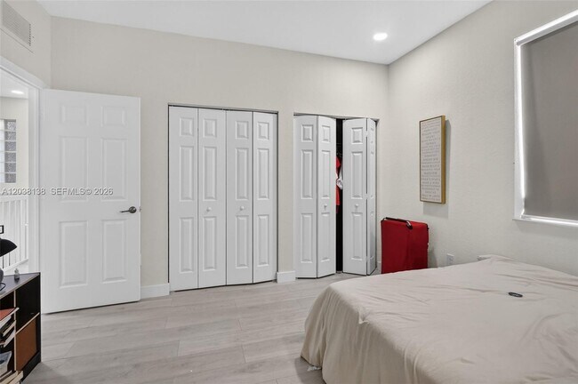 Building Photo - 4422 NW 112th Ct