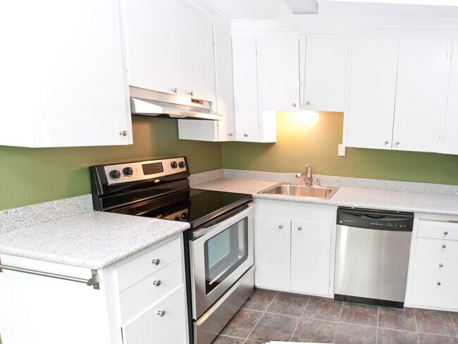 Building Photo - 1006 W Nickerson St