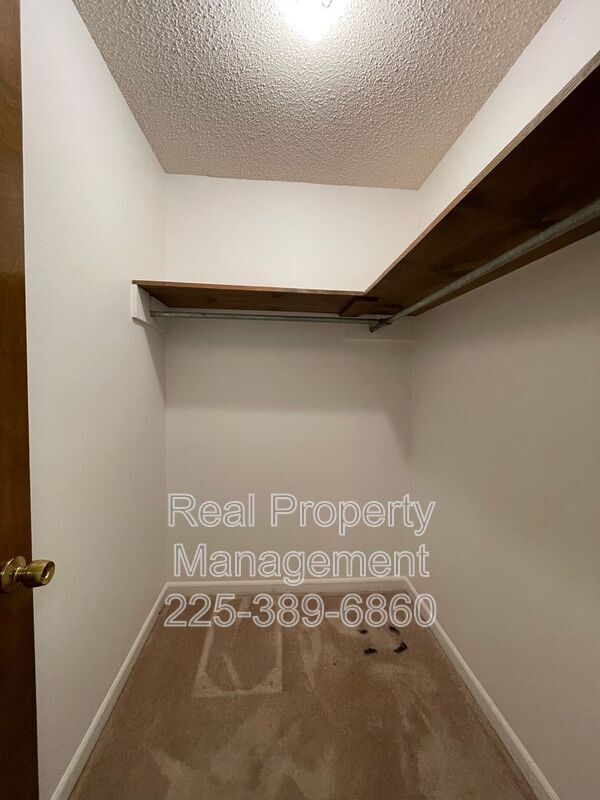 Building Photo - 6428 Chippendale Dr