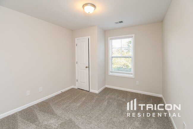 Building Photo - 937 Dawsons Park Wy