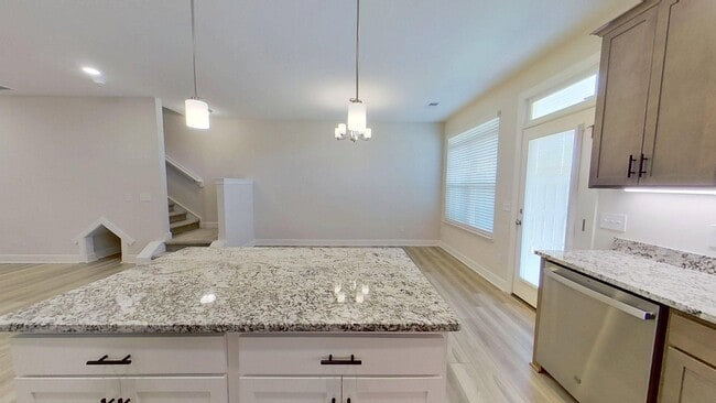 Building Photo - 327 Hollenbeck Pl