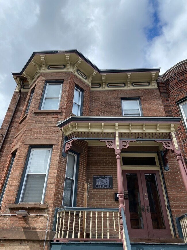 Building Photo - 89 Dubois St