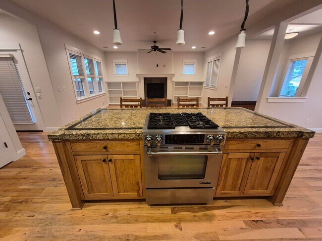 Building Photo - 4 bed 2.5 Bath Northwest Crossing - NWX -Coming Soon