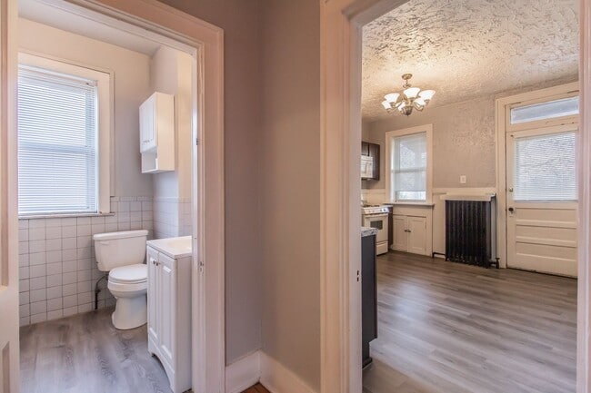 Building Photo - Loft like living in Carondelet.  Ask about...