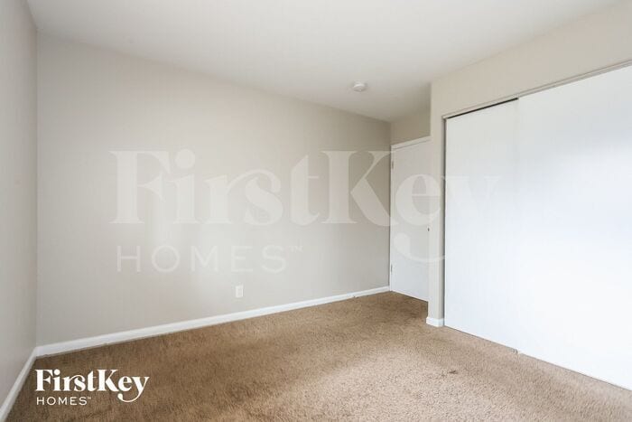 Building Photo - 141 W Briarcliff Rd
