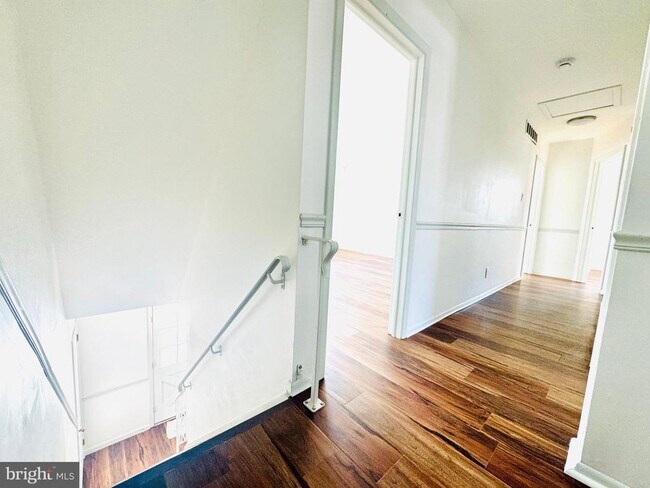 Building Photo - 220 Somerdale Rd