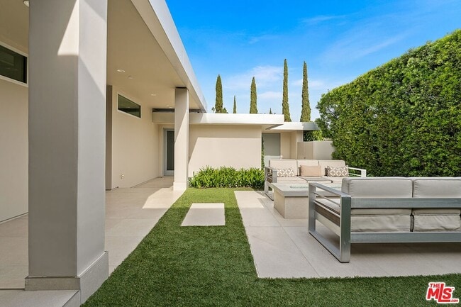 Building Photo - 2189 Summitridge Dr