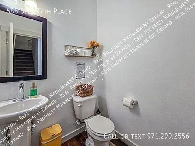 Building Photo - 588 SW 197th Pl