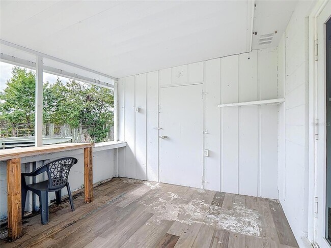 Building Photo - 201 Valencia Dr