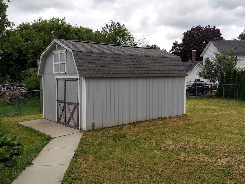 Storage Shed - 615 Lake St