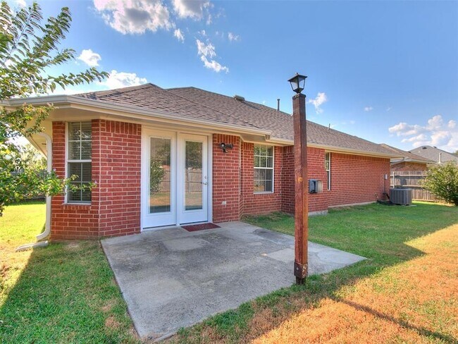 Building Photo - 1305 Melisa Dr