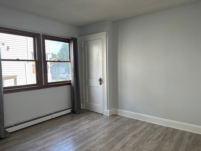 Building Photo - 376 Riverside Ave