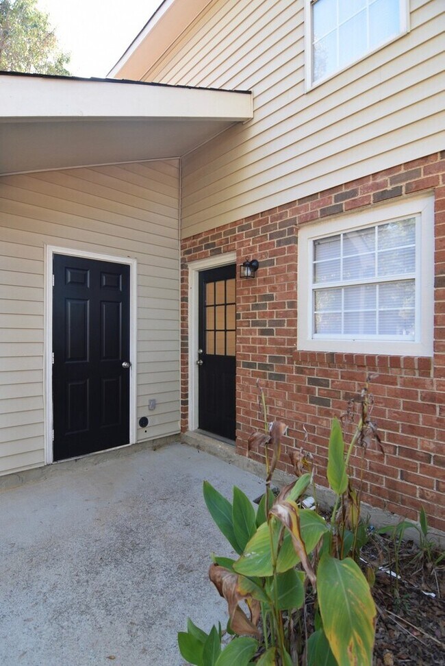 Building Photo - 2 Bed/1.5 Bath North Augusta Townhome