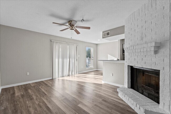 Building Photo - 250 El Dorado Blvd