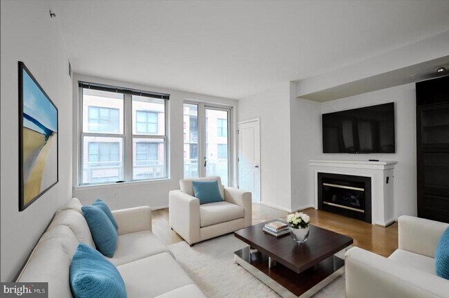 Building Photo - 715 6th St NW