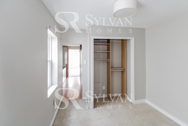 Building Photo - Enjoy living the good life in this 2 bedroom, 1.5 bathroom townhome