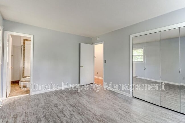Building Photo - 5025 Pine Needles Dr