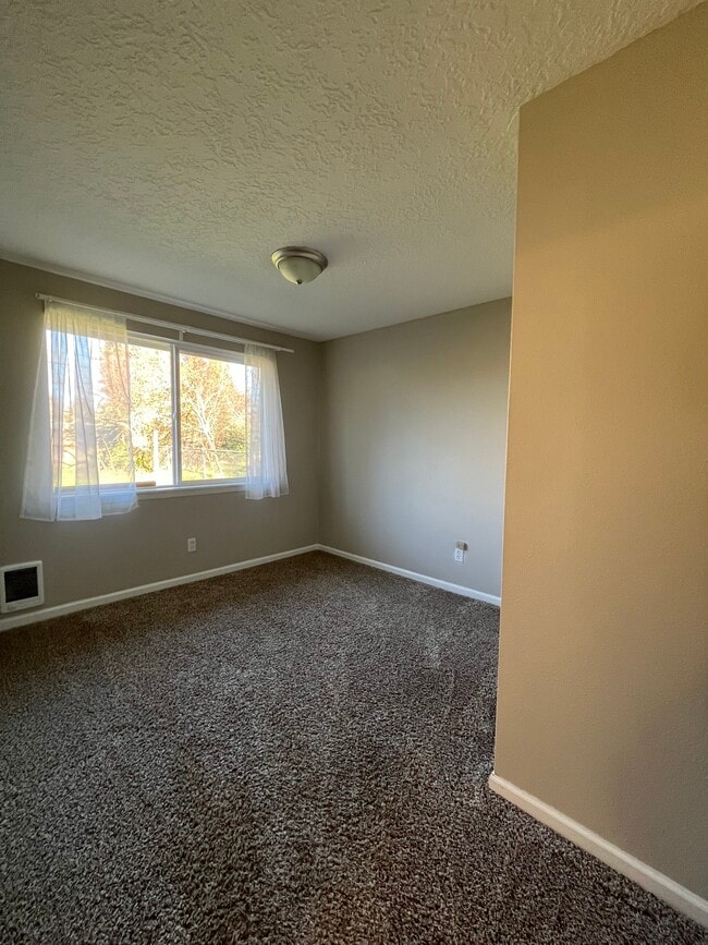 Building Photo - 7108 Tennessee Ln