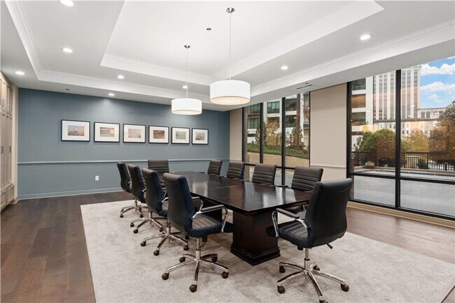 Building Photo - Renovated Condo with Skyline Views