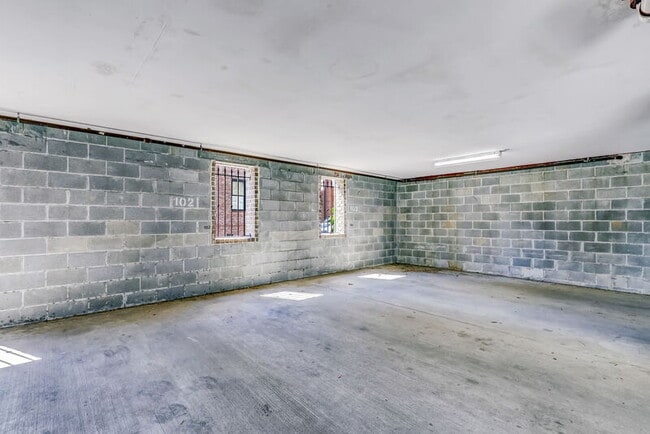 Building Photo - 425 East McDonough Street