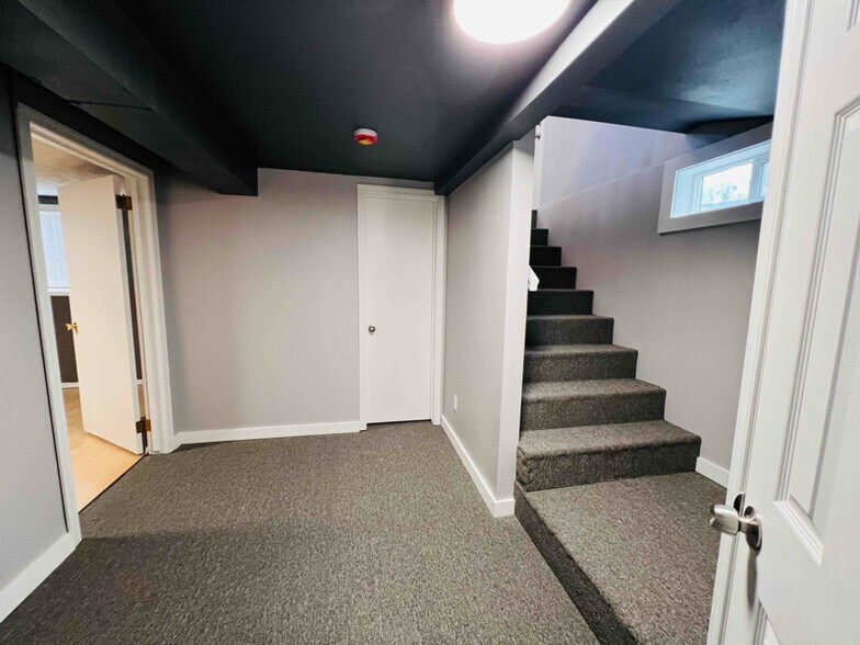 Building Photo - 6127 N Regal St