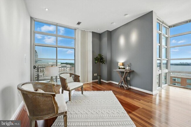 Building Photo - 157 Fleet St