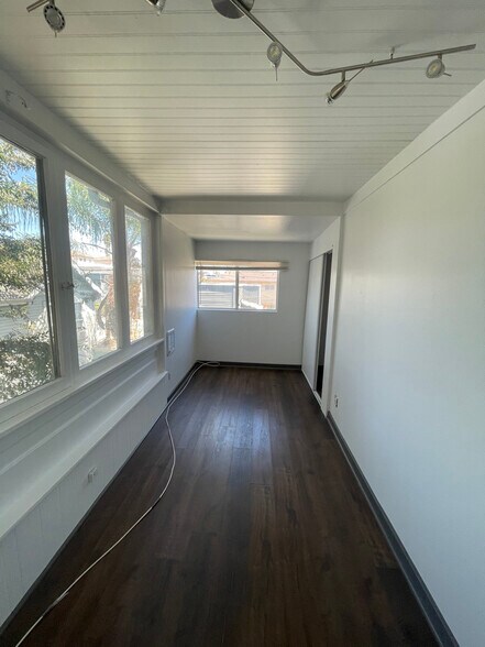 Building Photo - 2824 Menlo Ave