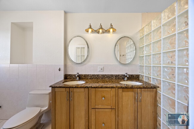 Building Photo - 137 Golden Isles Dr