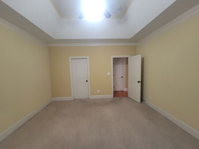 Building Photo - 1010 Barrett Dr