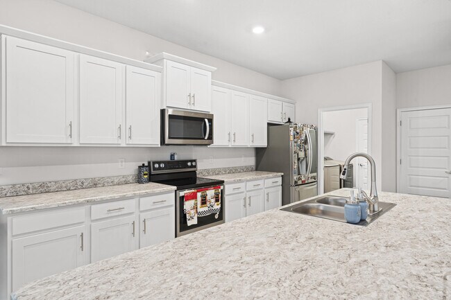 Building Photo - 692 NE Turtleback Trail