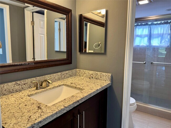 Building Photo - 9495 Evergreen Pl