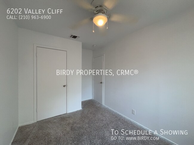 Building Photo - 6202 Valley Clf