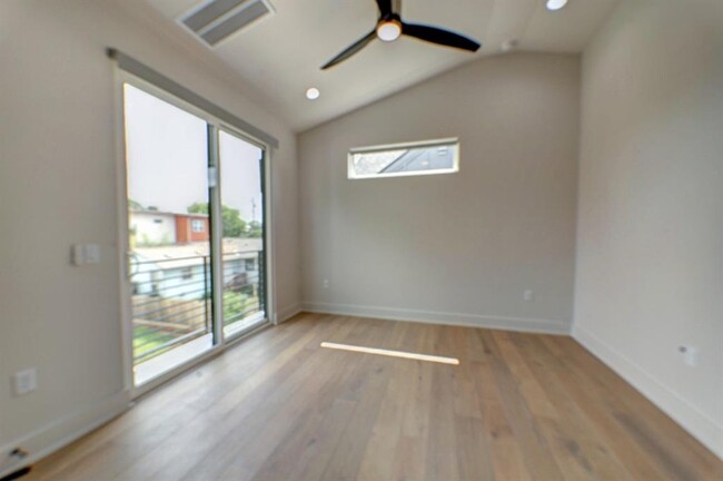Building Photo - 4424 Hank Ave