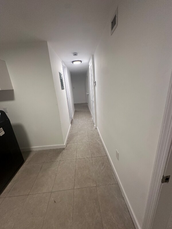 Building Photo - 731 SW 8th Ave