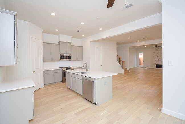 Building Photo - 1847 Sul Ross St