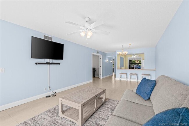 Building Photo - 1001 Sabal Ridge Cir