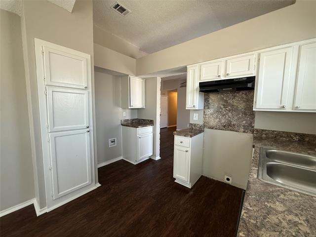 Building Photo - 10206 Shayna Dr