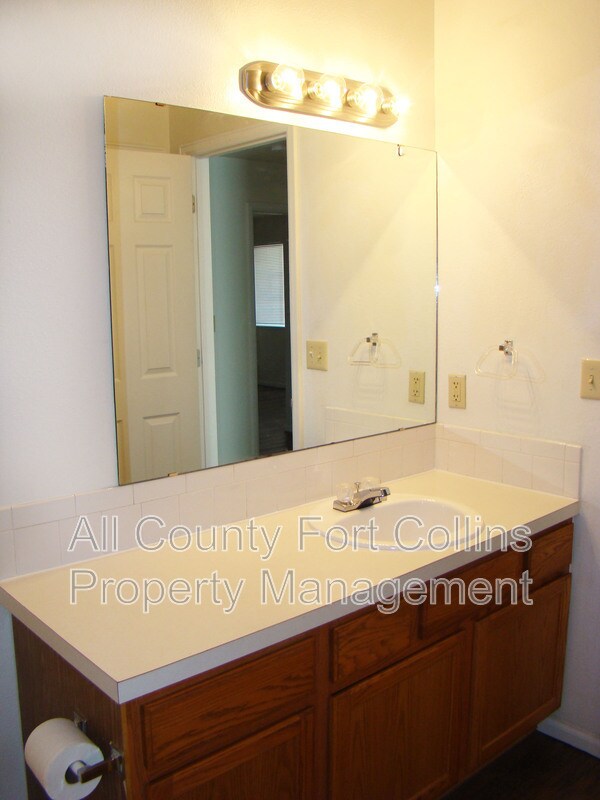 Building Photo - 6608 Kevin Dr