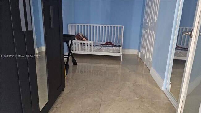 Building Photo - 3140 S Ocean Dr