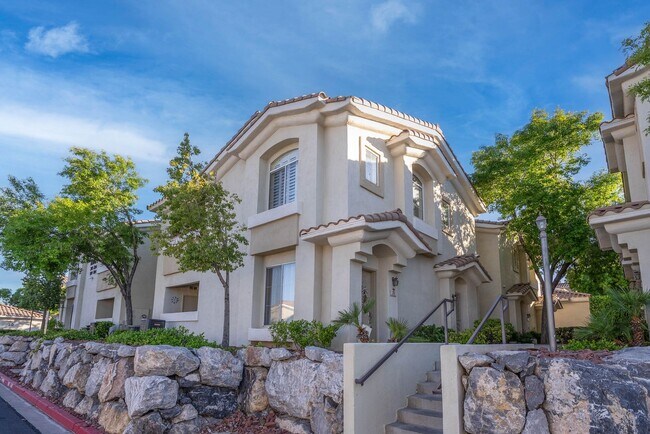 Building Photo - 10001 Crimson Palisades Pl