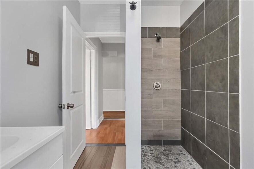 Building Photo - 109 Pocasset Ave