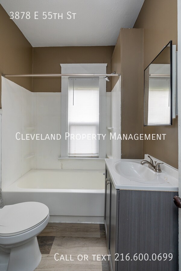 Building Photo - 3878 E 55th St