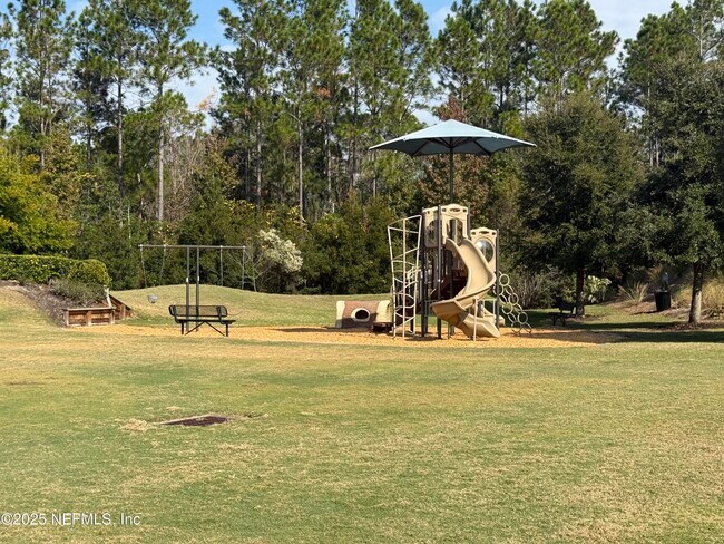 Building Photo - 264 Pine Haven Dr